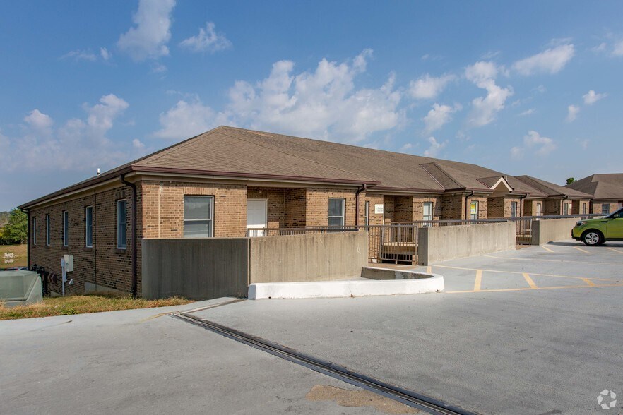 More Photos Of 860 NW Washington Blvd, Hamilton Medical For Lease