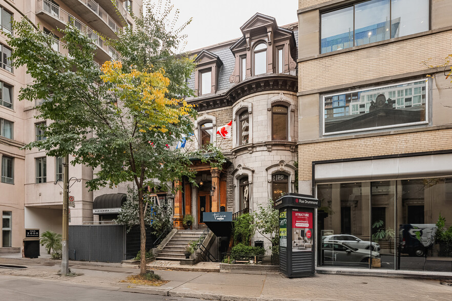 Primary Photo Of 2070-2072 Rue Drummond, Montréal Storefront Retail Office For Sale