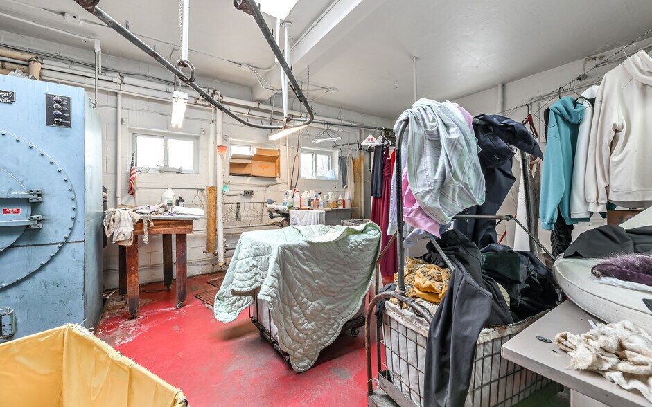 More Photos Of 4145 Brownsville Rd, Pittsburgh Storefront For Sale