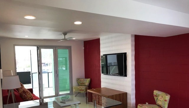 More Photos Of 560-562 S Indian Canyon Dr, Palm Springs Storefront Retail Residential For Lease