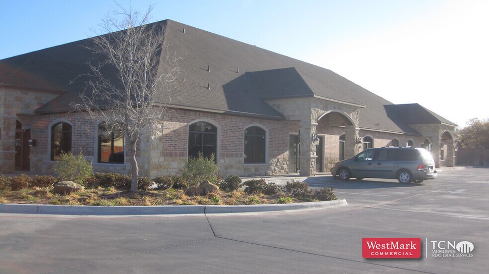 More Photos Of 5424 19th St, Lubbock Loft Creative Space For Sale