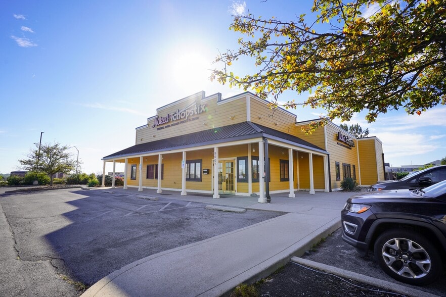 More Photos Of 8607 Us Highway 24 W, Fort Wayne Restaurant For Sale