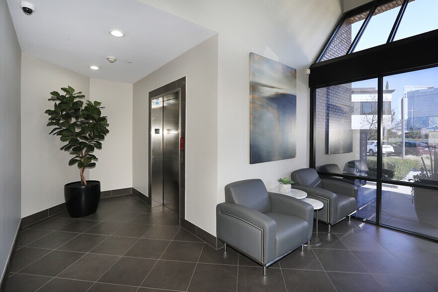 More Photos Of 2569 McCabe Way, Irvine Office For Lease