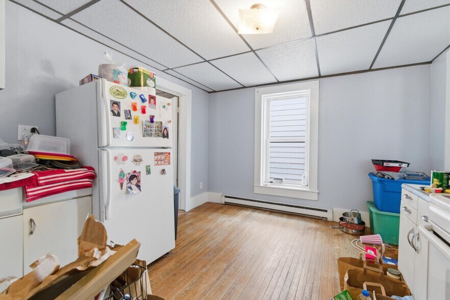 More Photos Of 198 N Main St, Salem Storefront Retail Residential For Sale