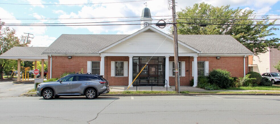 More Photos Of 13 Hammond St, Port Jervis Bank For Lease
