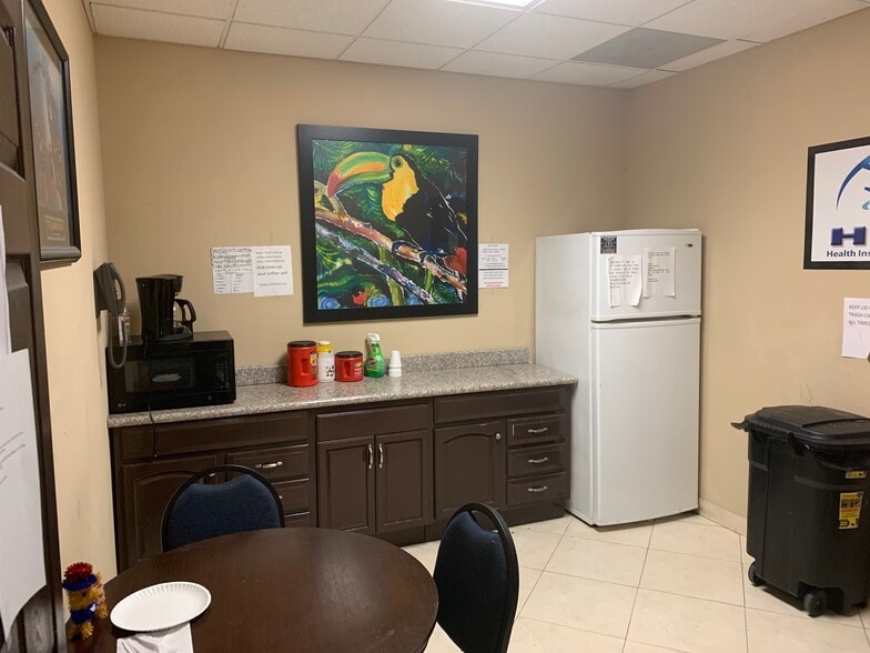 More Photos Of 3333 W Commercial Blvd, Fort Lauderdale Medical For Sale