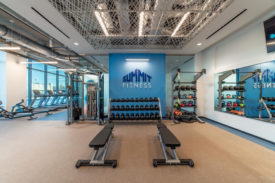 More Photos Of 1001 Summit Blvd, Atlanta Unknown For Lease