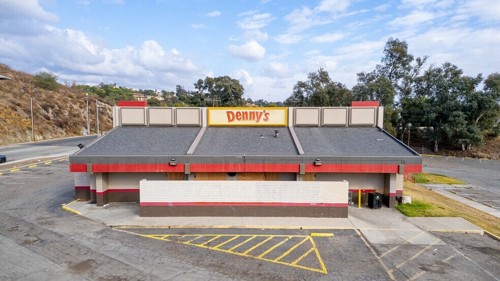 More Photos Of 1504 Gillette Rd, Pomona General Retail For Sale