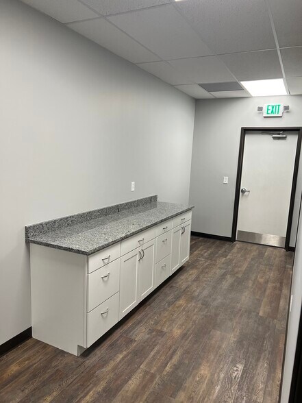 More Photos Of 2100 E 112th Ave, Northglenn Warehouse For Lease