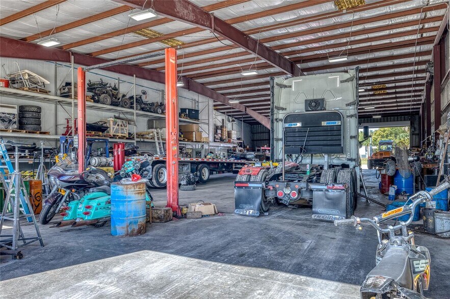 More Photos Of 1330 US 17, Seville Warehouse For Sale