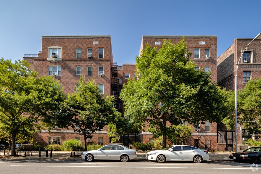 More Photos Of 60 Plaza St E, Brooklyn Apartments For Sale