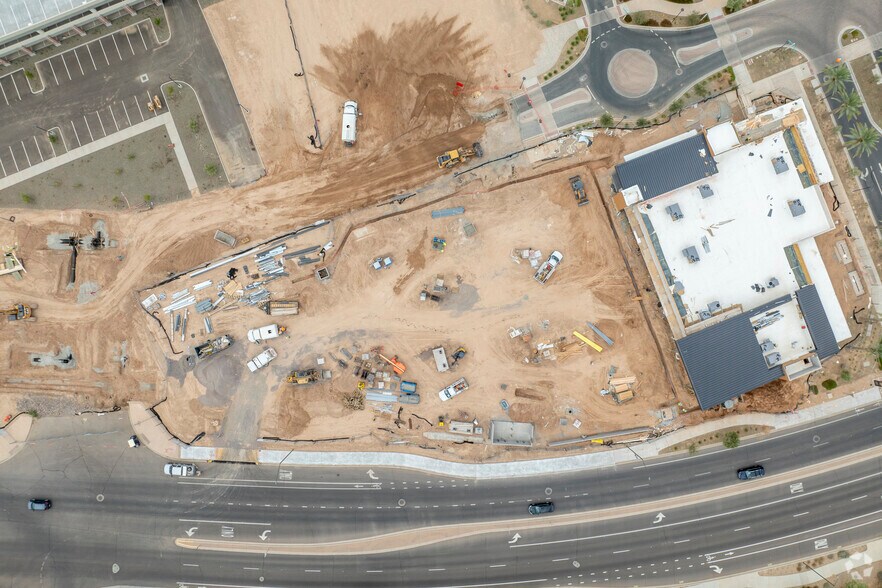 More Photos Of 15150 W Park Pl, Goodyear Office For Lease