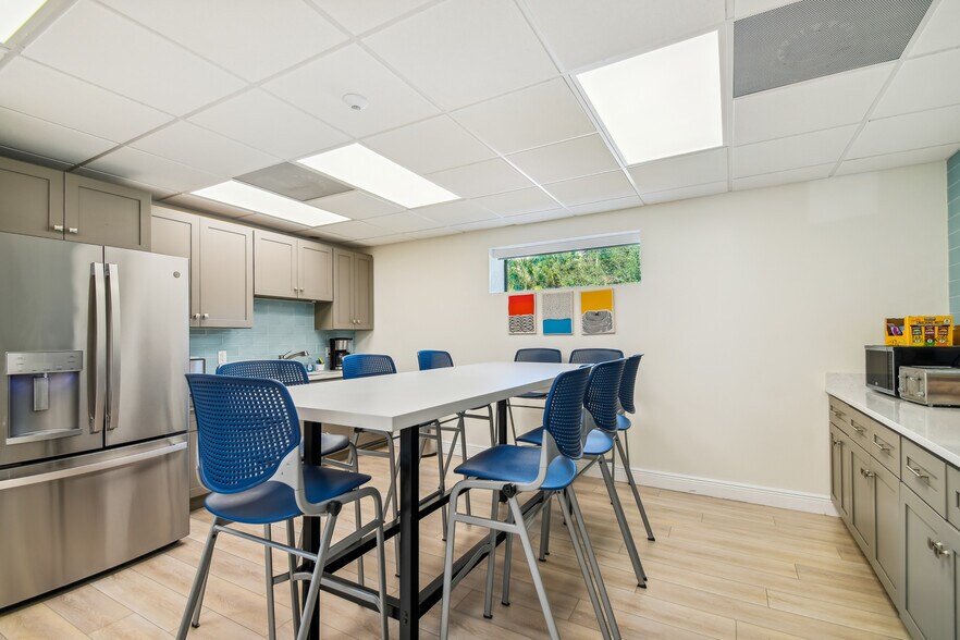 More Photos Of 1401 E 22nd Ave, Tampa Office For Sale