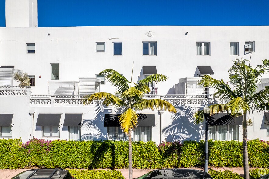 More Photos Of 205 Collins Ave, Miami Beach Hotel For Sale