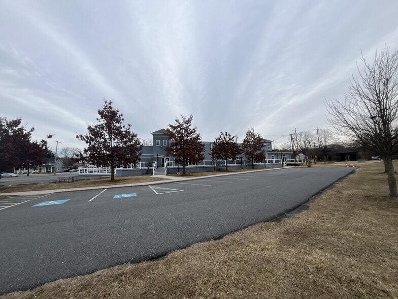 More Photos Of 325 Front St, Perryville Restaurant For Sale
