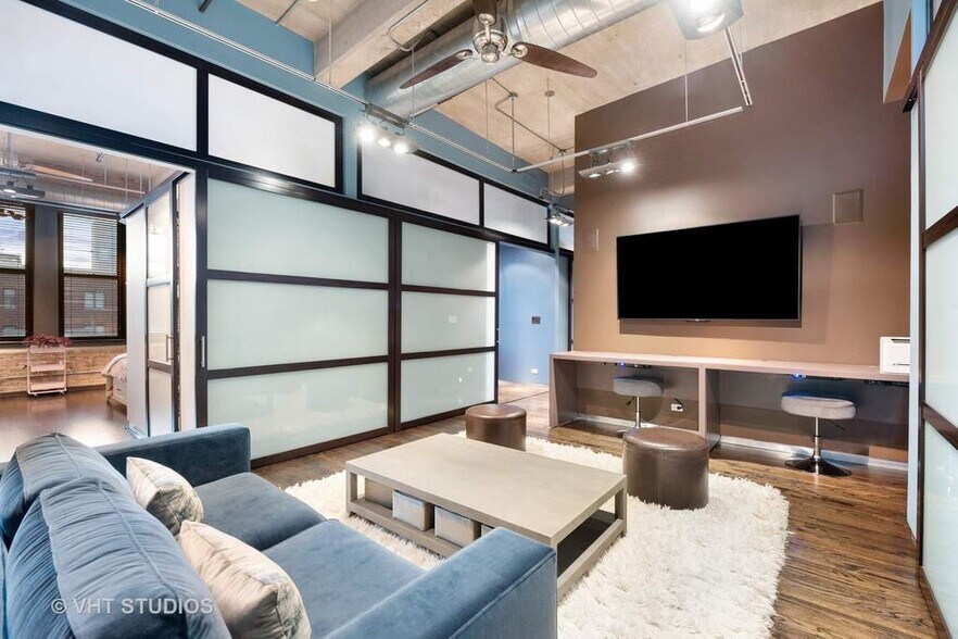 More Photos Of 1327 W Washington Blvd, Chicago Loft Creative Space For Lease