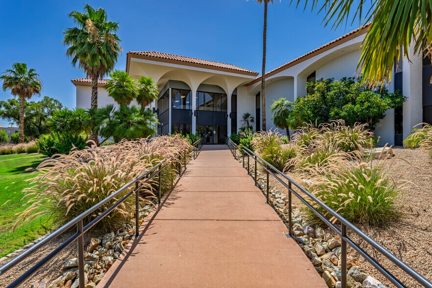 More Photos Of 10451 W Palmeras Dr, Sun City Medical For Lease
