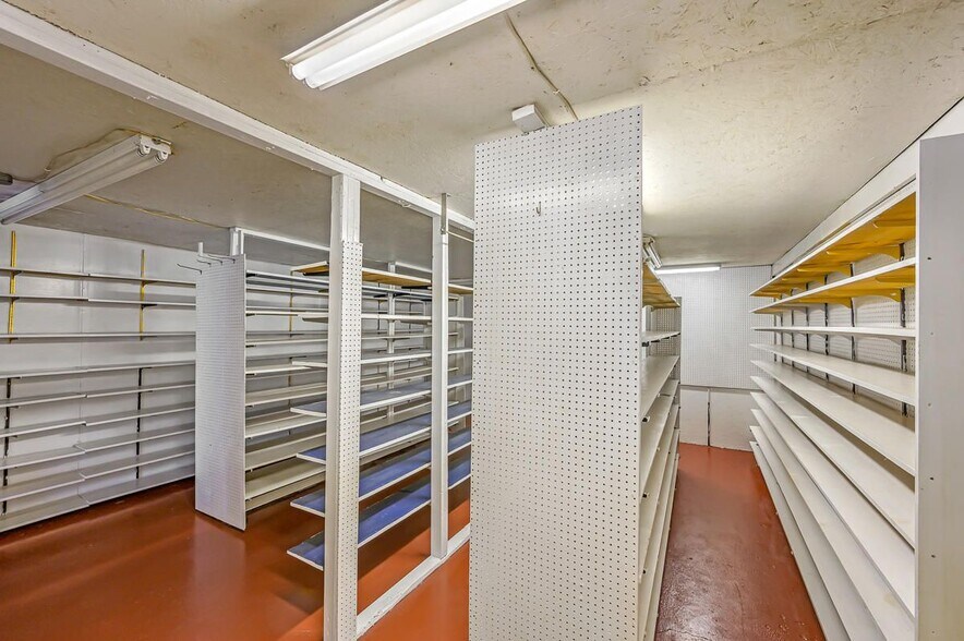 More Photos Of 26 Kimberling Blvd, Kimberling City Manufacturing For Sale