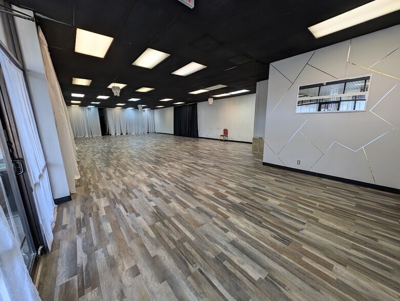 More Photos Of 3926 Avenue H, Rosenberg Unknown For Lease