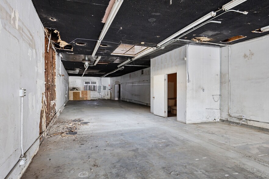 More Photos Of 13048-13052 Hawthorne Blvd, Hawthorne Storefront For Lease