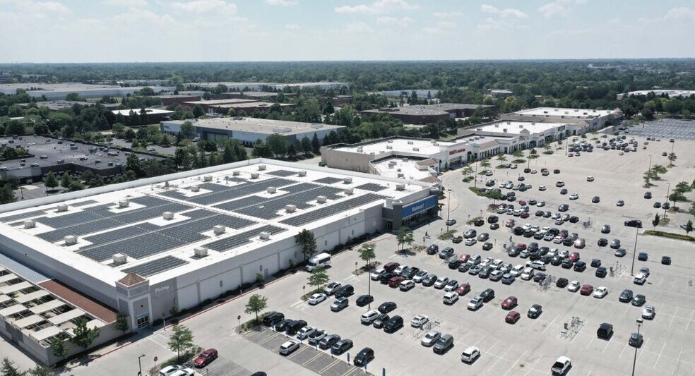 Primary Photo Of 555 E Townline Rd, Vernon Hills General Retail For Sale