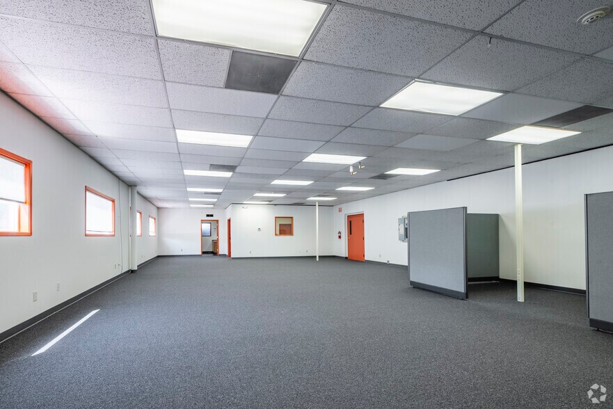 More Photos Of 481 California St, Grants Pass Industrial For Sale