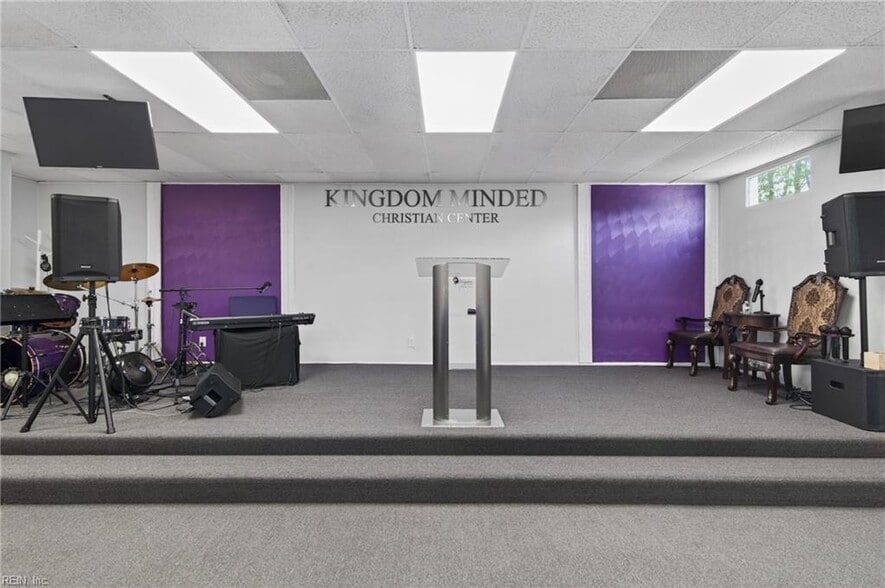 More Photos Of 2546 Ballentine Blvd, Norfolk General Retail For Sale
