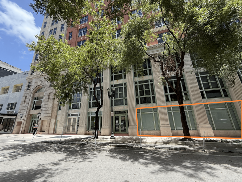 More Photos Of 101 E Flagler St, Miami Apartments For Lease