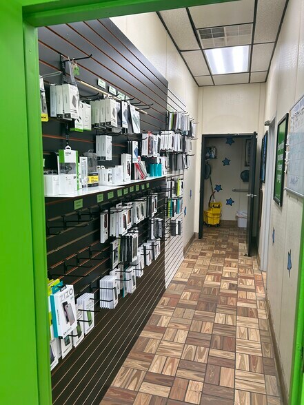 More Photos Of 860 Heckle Blvd, Rock Hill Unknown For Lease