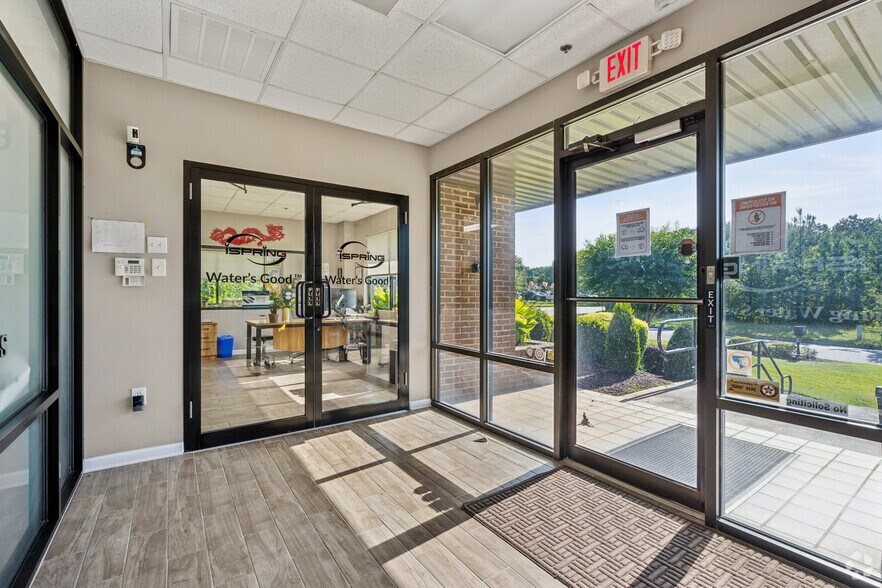 More Photos Of 2470-2480 Industrial Park Blvd, Cumming Warehouse For Sale