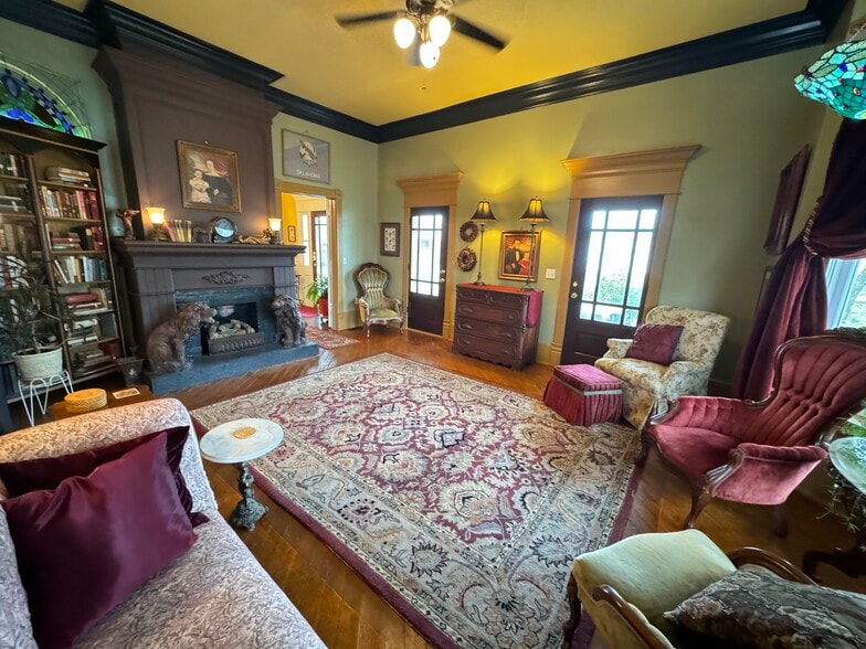 More Photos Of 224 W Chickasaw St, Tahlequah Hospitality For Sale