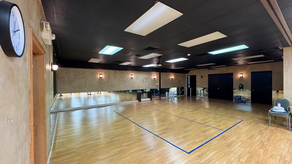 More Photos Of 5133 Darrow Rd, Hudson Health Club For Sale