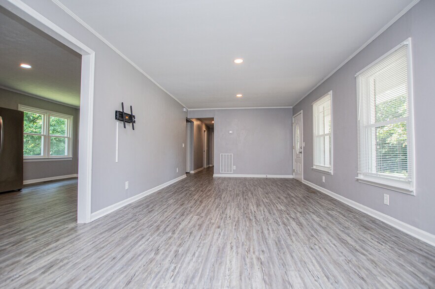 More Photos Of 2932 US-27, Buchanan Office For Sale