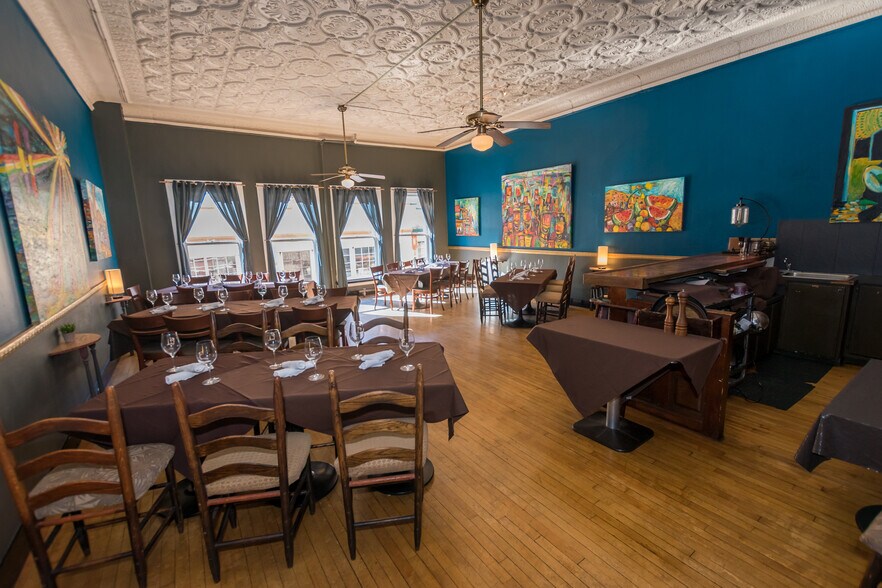 More Photos Of 35 Main St, Bisbee Restaurant For Sale