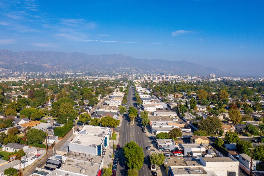More Photos Of 2304-2306 Burbank blvd, Burbank Office Residential For Sale