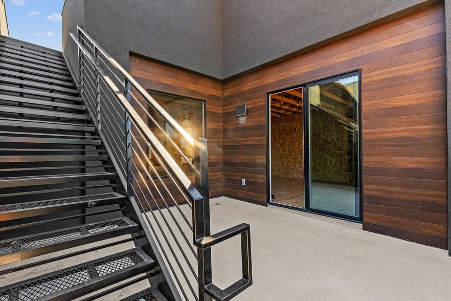 More Photos Of 80 W Center St, La Verkin Light Manufacturing For Sale