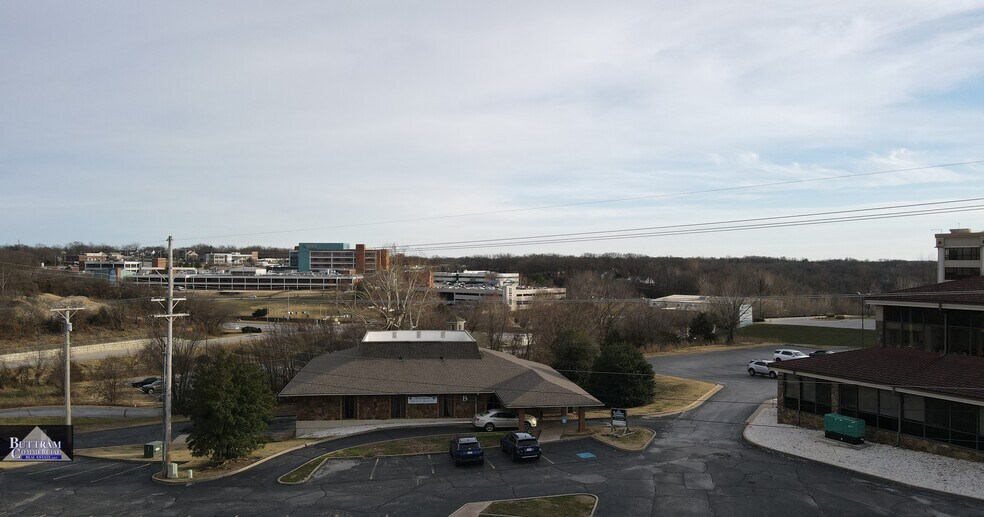 More Photos Of 3111 McClelland Blvd., Joplin Office For Sale