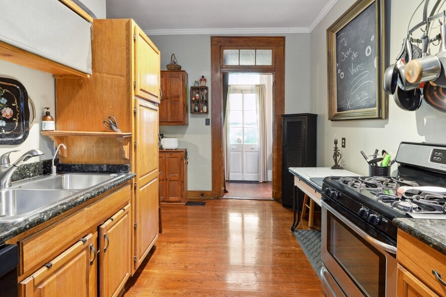 More Photos Of 1933 Esplanade Ave, New Orleans Multifamily For Sale