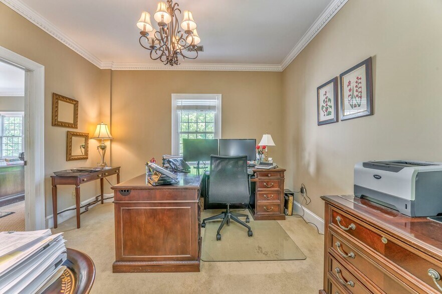 More Photos Of 417 Court St, Calhoun Office For Sale