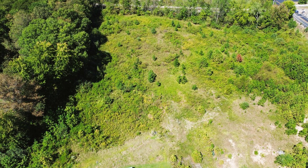 More Photos Of 5709 S US Highway 25, Lily Land For Sale