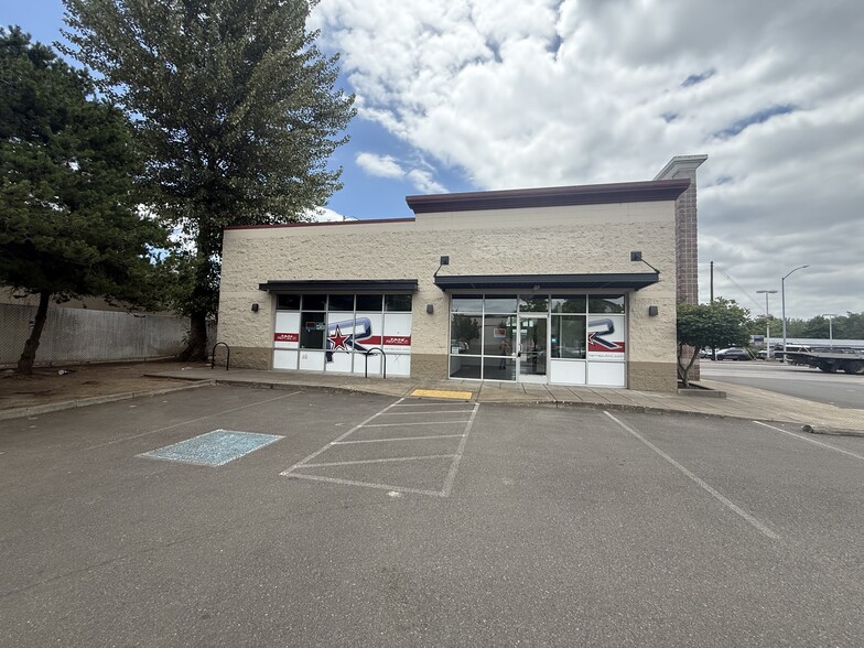More Photos Of 2177 W 11th Ave, Eugene Freestanding For Lease
