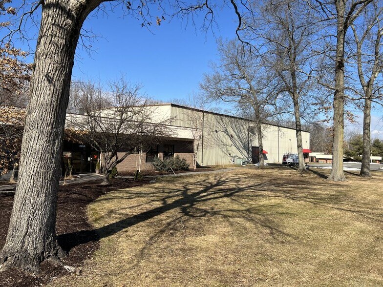 More Photos Of 299 Industrial Park Rd, Middletown Warehouse For Lease