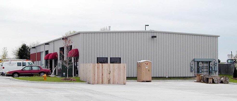 More Photos Of 1170 W 151st St, Olathe Light Manufacturing For Lease