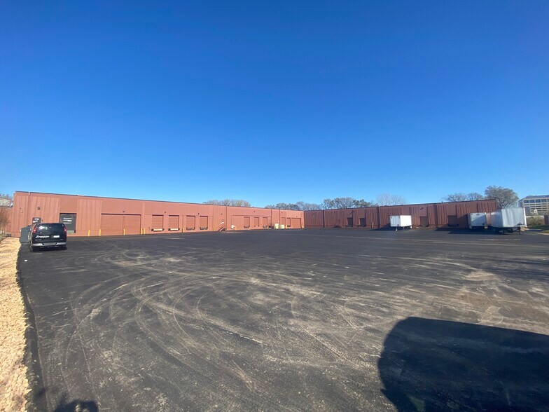 More Photos Of 715 Florida Ave, Golden Valley Warehouse For Lease