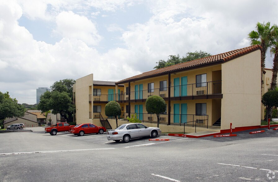 More Photos Of 5050 Fredericksburg Rd, San Antonio Apartments For Sale