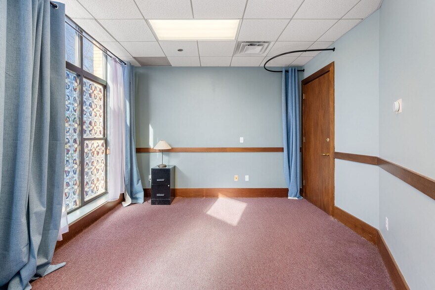 More Photos Of 150-160 Market St, Lynn Storefront Retail Office For Sale