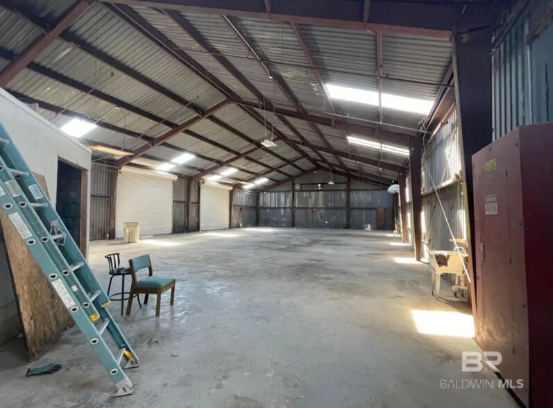More Photos Of 523 S Old Corry Field Rd, Pensacola Warehouse For Lease
