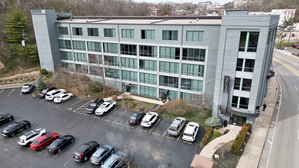More Photos Of 2055 Reading Rd, Cincinnati Medical For Lease