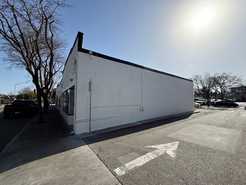 More Photos Of 727-747 W Evelyn Ave, Mountain View Storefront For Lease