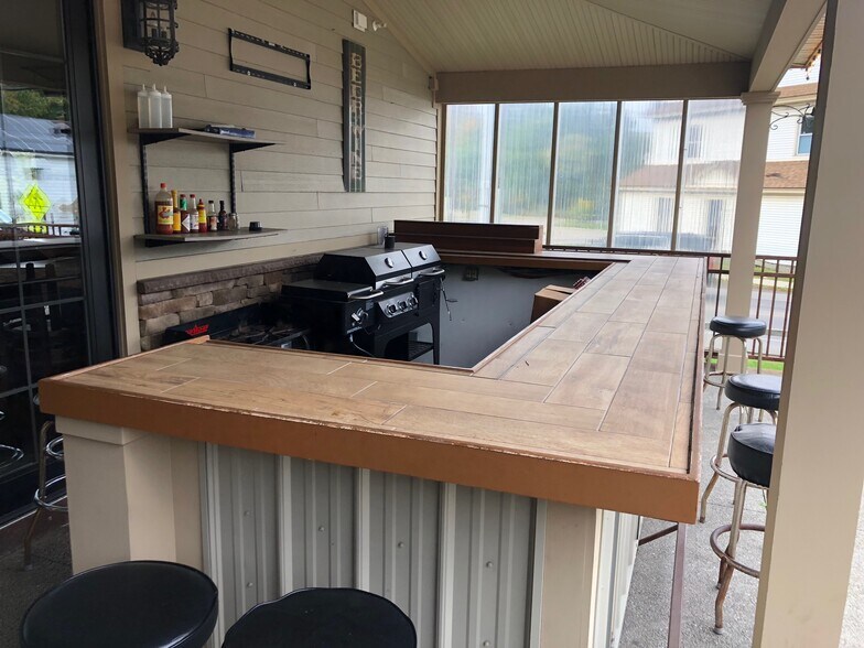 More Photos Of 5381 Abbott Rd, Hamburg Restaurant For Sale